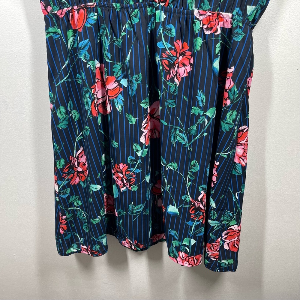 NWOT Everly Floral Dress - Picture 3 of 9